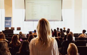 会議中の口臭を予防するための男性向け対策は？