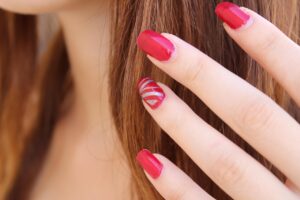 爪の手入れを男性が行う基本的な方法は？