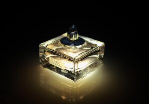 フェロモン香水の匂いが強いと感じる理由とは？