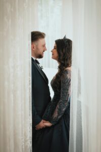 香水をつけるマナーは結婚式で男性にどのように求められる？